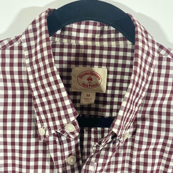 Button down - Picture 3 of 3